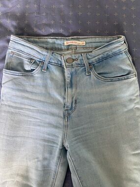 Levi's 721 High Rise Skinny Light Blue Denim Jeans Size 27